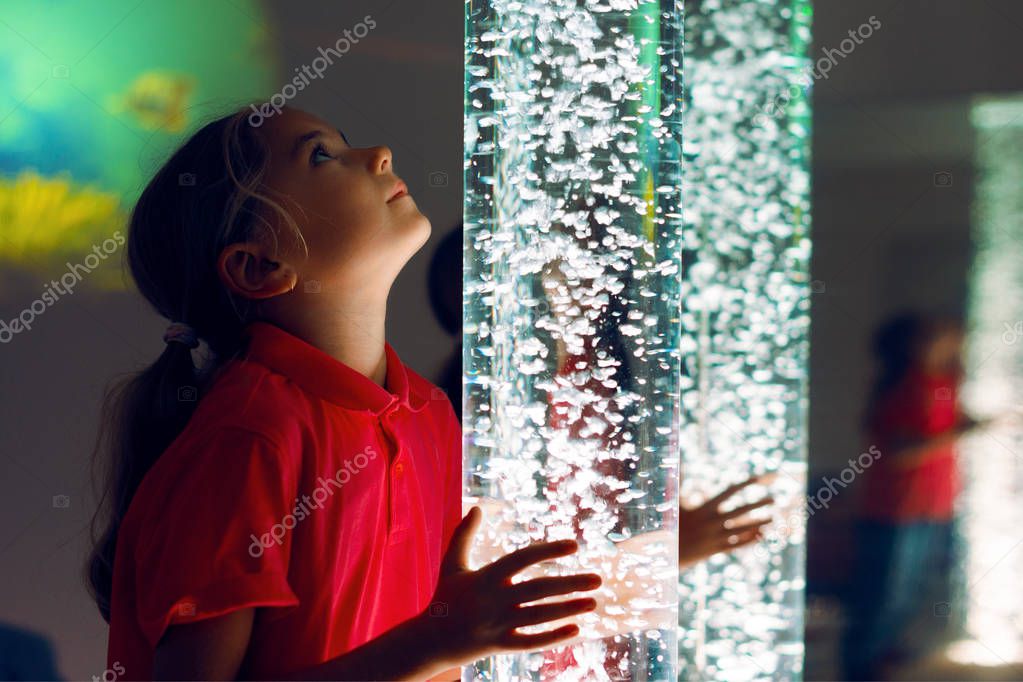 Snoezelen-Raum mit sanftem Licht